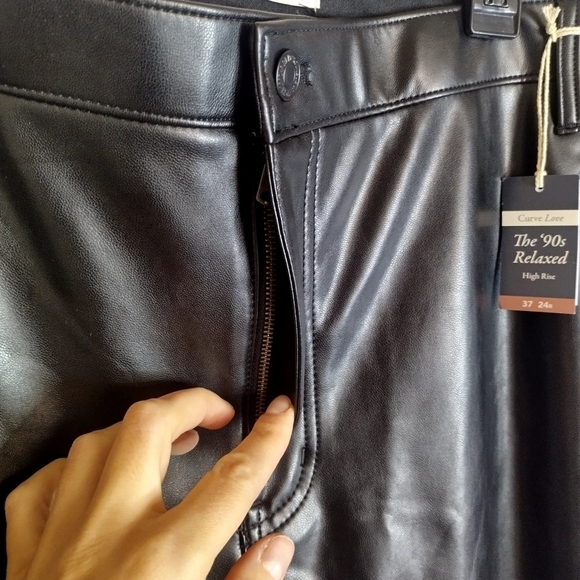 NWT Abercrombie & Fitch Vegan Leather 90s Relaxed straight Pant sz 24W - Picture 5 of 10
